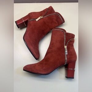 MARINO FABIANI MADE IN ITALY Elegant Suede Ankle Boots - Rust Red